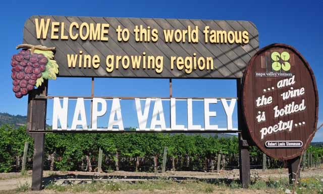 the Napa Valley welcome sign
